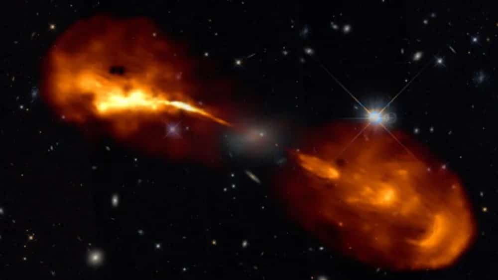 les-astronomes-publient-des-photos-de-jets-de-trous-noirs-en-resolution-jamais-enregistree-auparavant.jpg.jpg